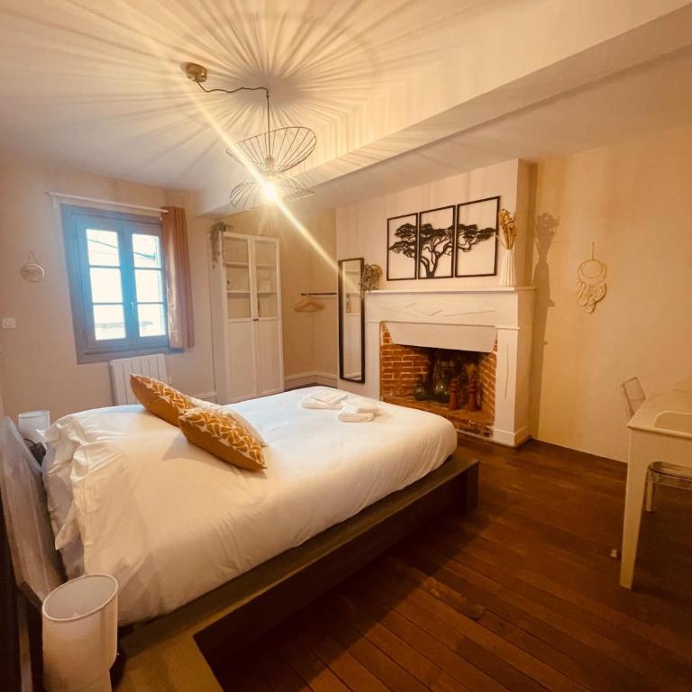 La maison du vieux bourg - Three-Bedroom Apartment - 13