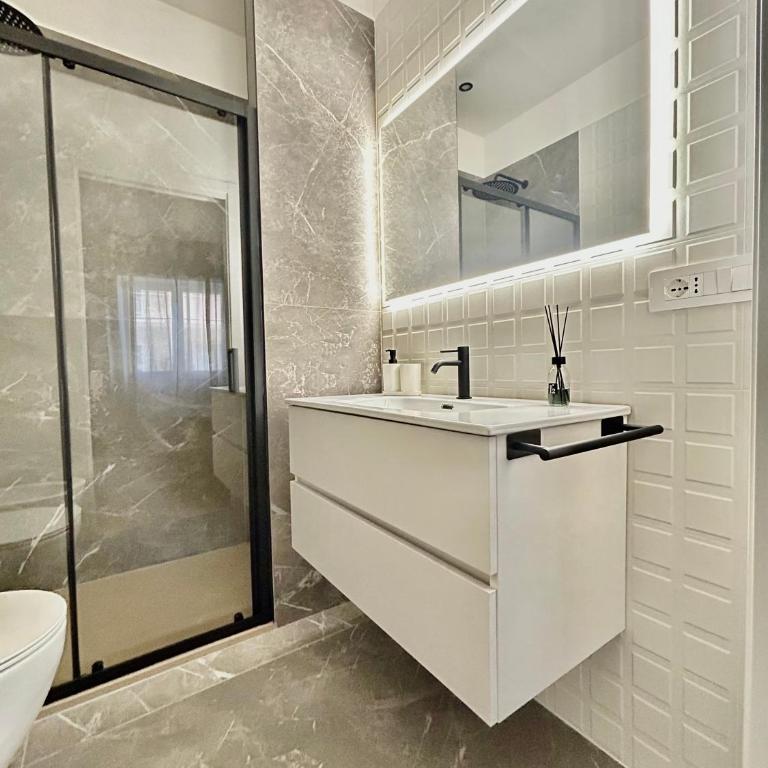 Homeclass Luxury - Appartamento con 2 Camere da Letto - 14