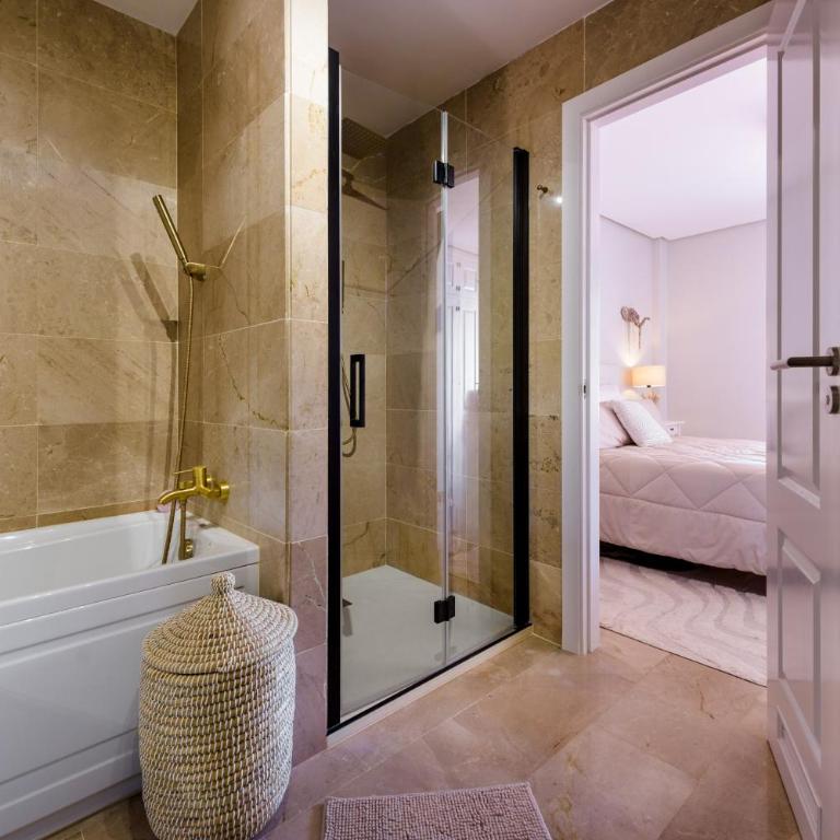 Torrequebrada Golf Resort - Luxury Apartment with Terrace, Pool & Private Parking - Apartment mit Gartenblick - 15