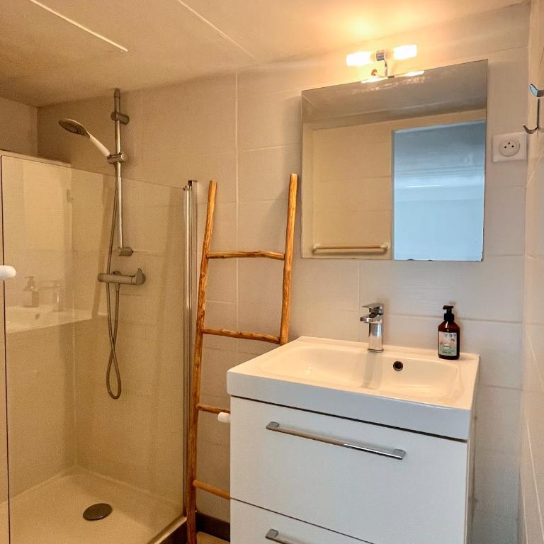 Large Duplex 2BR in Center of Arcachon 2 min walking beach and Free parking - Appartement 2 Chambres - 7