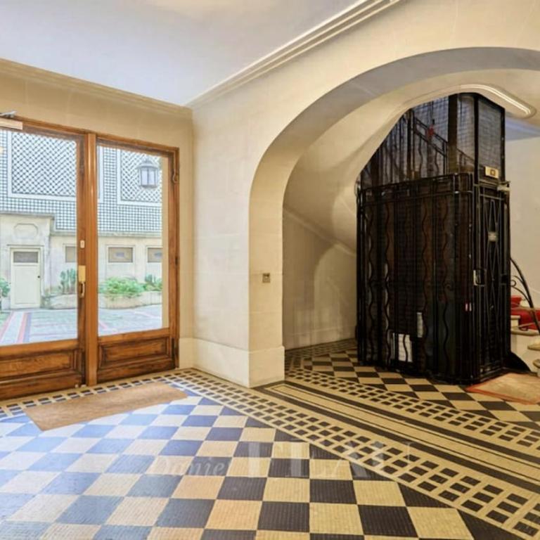 Bright and Chic Haussmannian Porte Maillot - Appartement 2 Chambres - 12
