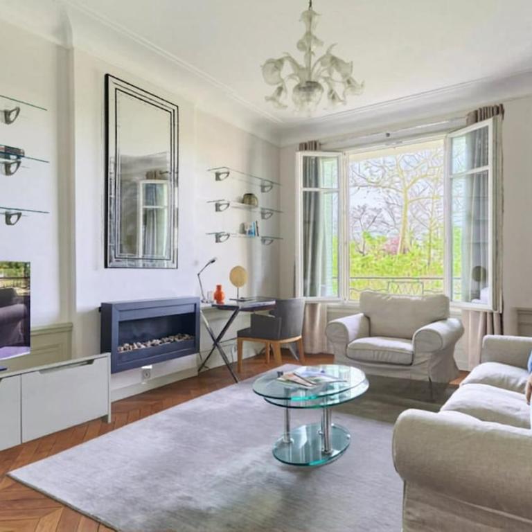 Bright and Chic Haussmannian Porte Maillot - Appartement 2 Chambres - 3