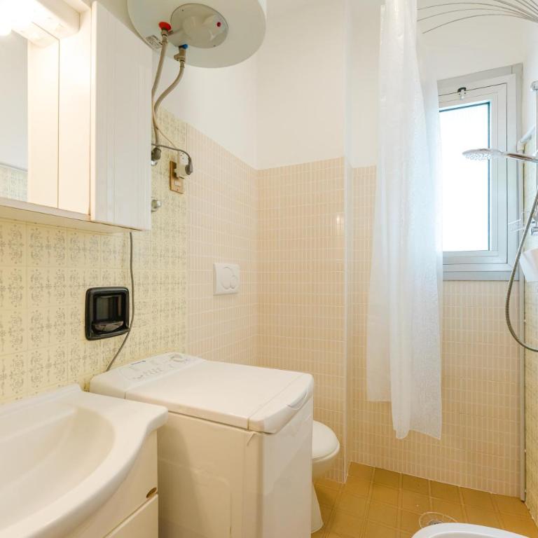 Anna Flat - 2 minuti dalla spiaggia - Appartamento con 2 Camere da Letto e Balcone - 6