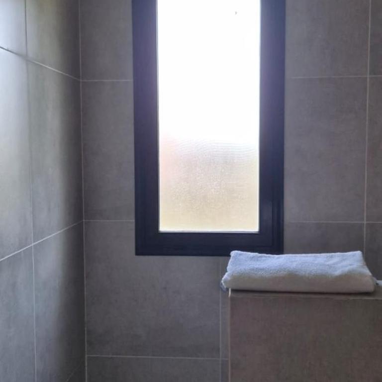 Hermosa casa quinta con piscina en Mercedes, Bs As - Casa de 4 dormitorios - 12