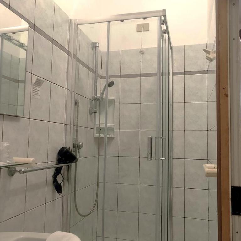 Hotel Villa Chiara - Camera Matrimoniale con Letto Supplementare - 6