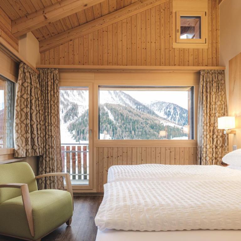 Hotel Landhaus - Dachdoppelzimmer mit Balkon - 5