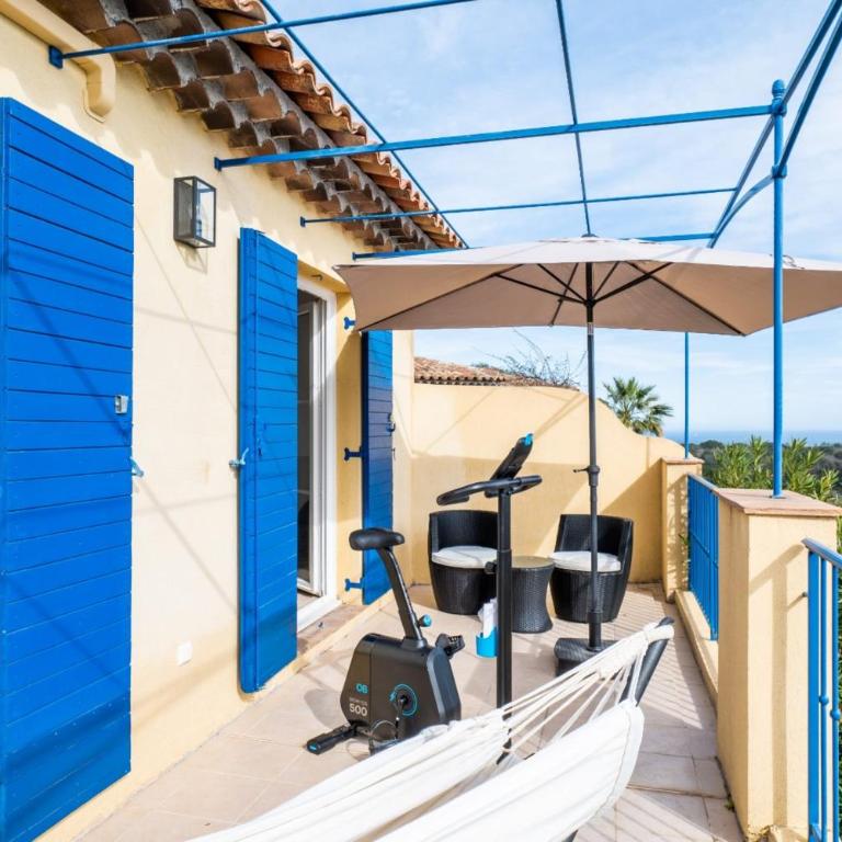 Beautiful and peaceful villa in a residence - Maison de Vacances - 20