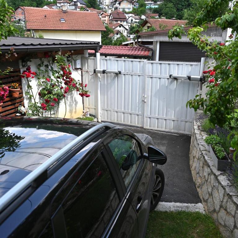 Garden of Dreams & Free Private Parking - Apartment with City View - 18
