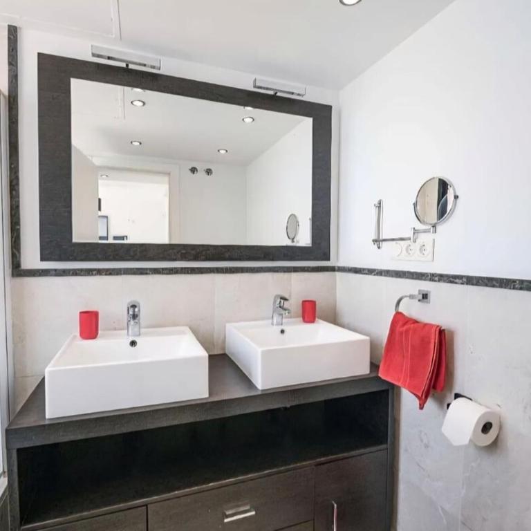 Calaceite Horizon - luxury seafront penthouse - Three-Bedroom Apartment - 19