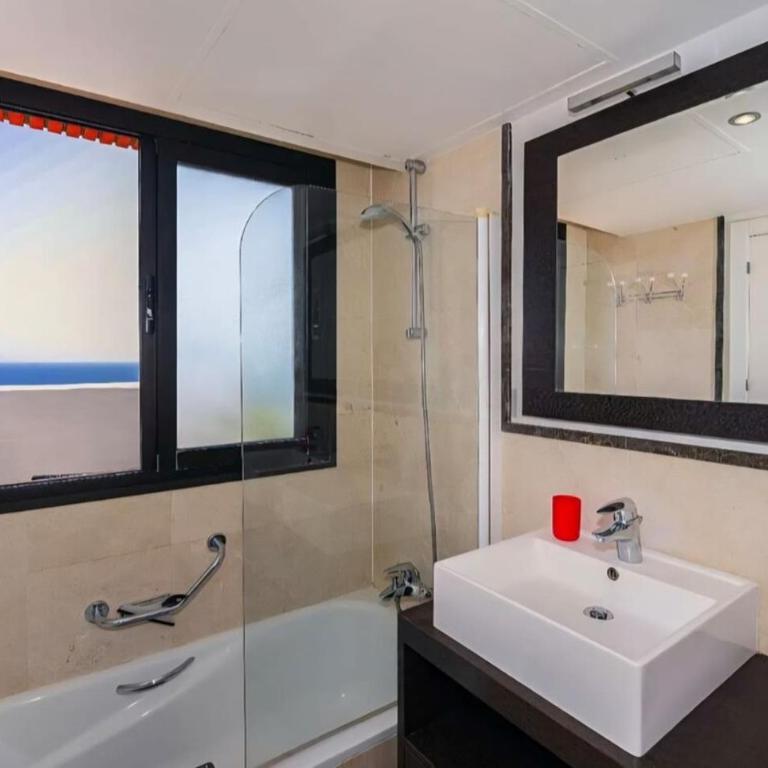 Calaceite Horizon - luxury seafront penthouse - Three-Bedroom Apartment - 21