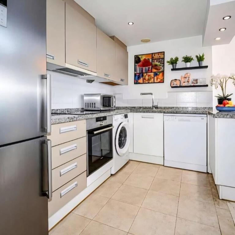 Calaceite Horizon - luxury seafront penthouse - Three-Bedroom Apartment - 23
