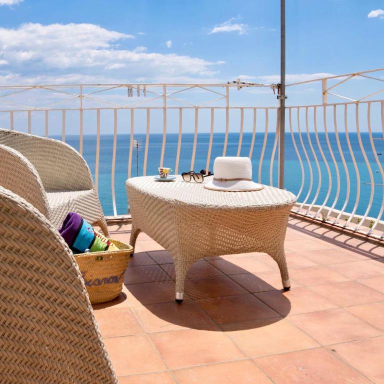 Rooftop flat in Amalfi Central "Panoramic view, Near the beach,Terrace " - Appartamento con Vista Mare - 34