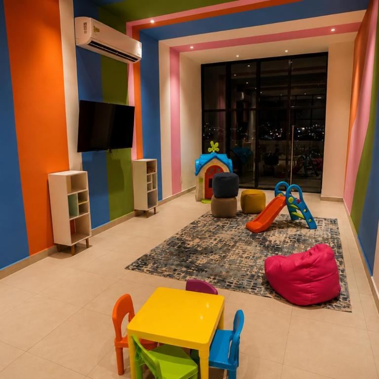 Increíble Apt/Ac/Parking/BBQ/6PX - Apartamento - 3