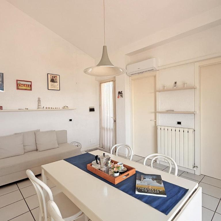 111 - Bellissimo trilo luminoso con vista mare e ARIA CONDIZIONATA -SPIAGGIA INCLUSA - Appartamento con 2 Camere da Letto - 6