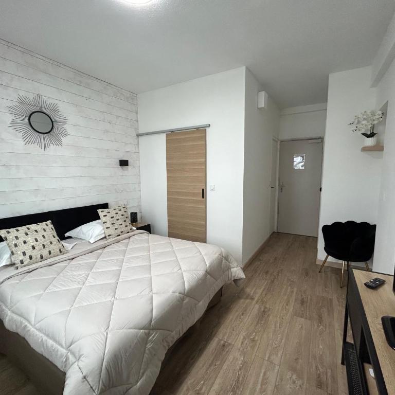 L'Aiglon Bylitis - Chambre Double - 7