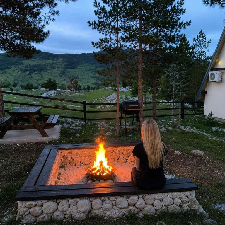 Mountain Oasis - Vacation Home - 11