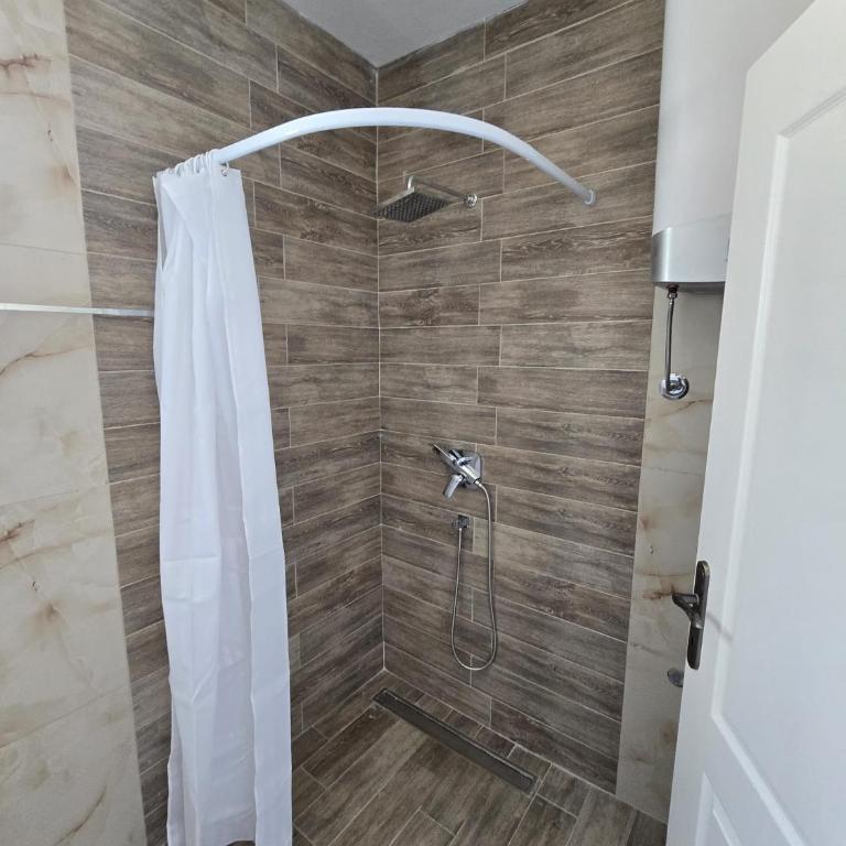 Arumba - One-Bedroom Apartment - 7