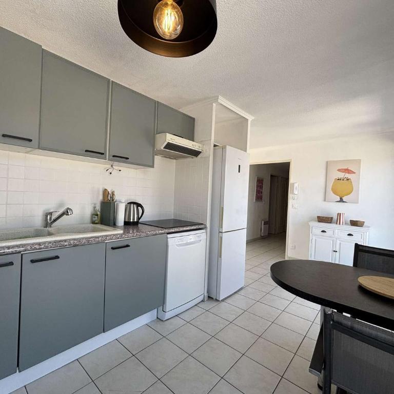 CA150-051 Appartement Rooftop vue mer et terrasse 3 pièces 4 à 6 personnes Cavalaire sur mer - Appartement 2 Chambres avec Terrasse et Vue sur la Mer - 6
