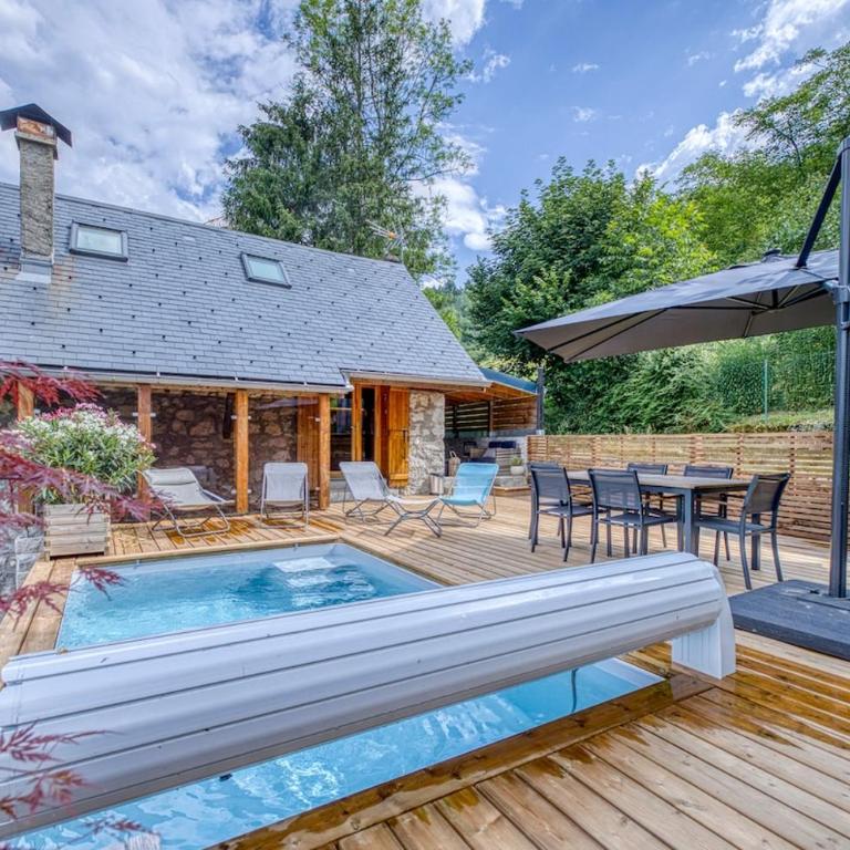 Bluffy Cocoon With Pool - Chalet - 9