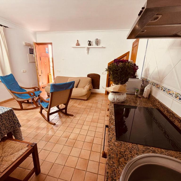 ULLAL - Rural Charm-AGRITOURISM approx 65000 meters PLUS PRIVATE MOUNTAIN villa and Outdoor Adventure Agritourism Apartment EQUIPATED - Private Mountain Path approximately 5 minutes walking from the beach -Ideal for relaxation - Appartamento con 1 Camera da Letto - 14