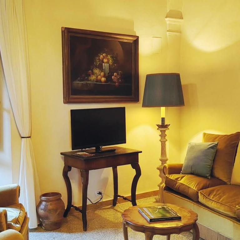 Casa Becci Central Large & Sunlit Historical Flat - Appartamento con 3 Camere da Letto - 1