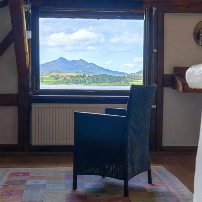 Direkt am Hopfensee- große Ferienwohnung - Apartment mit 1 Schlafzimmer - 2