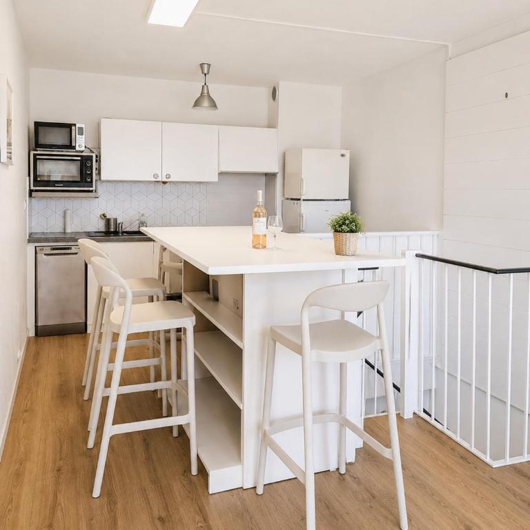 Duplex entièrement rénové avec clim, vue mer et Accès plage ! - Appartement 1 Chambre - 2