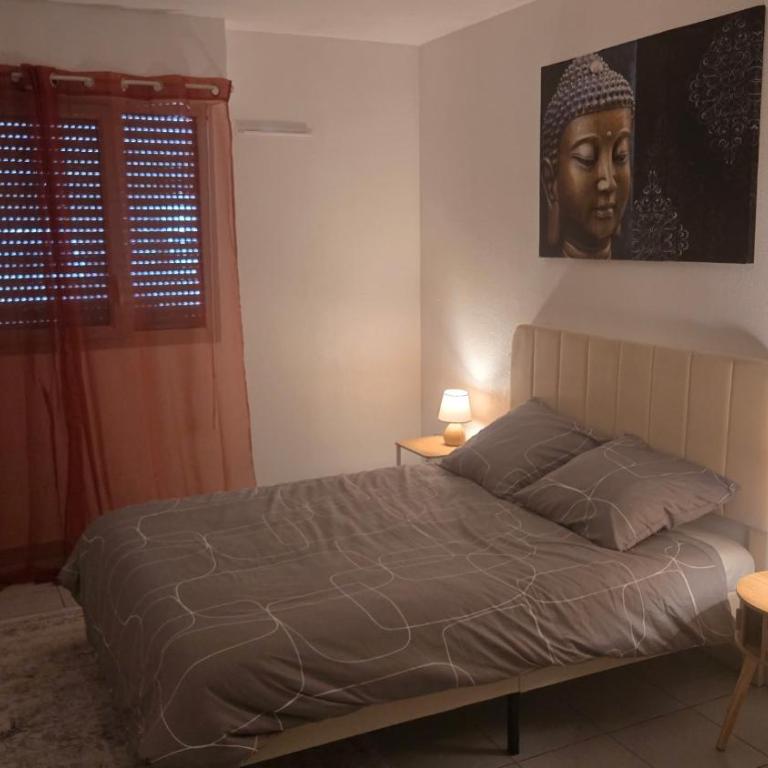 T3 deux chambres, Parking privé et T3 situé à 15 min à pied du Palais des Papes - Two-Bedroom Apartment - 4