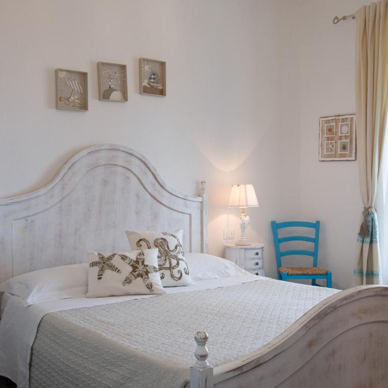 PALMASERA CHARMING - Rooms & Suites - Camera Tripla Superior con Terrazza e Vista Mare - 3