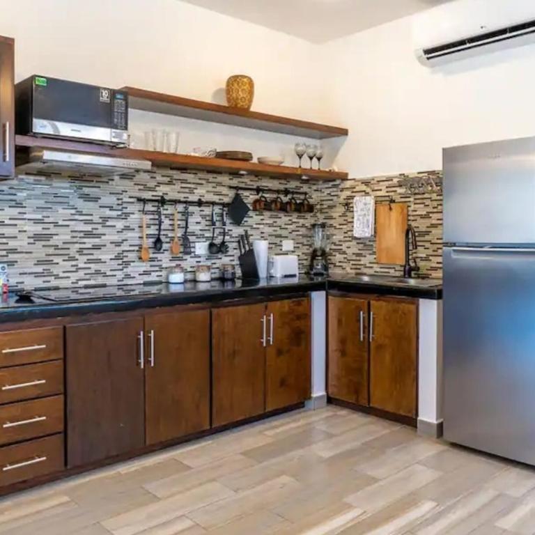 Ocean View Condo Private Rooftop Walk to Malecon - Two-Bedroom Apartment with Balcony and Sea View - 4