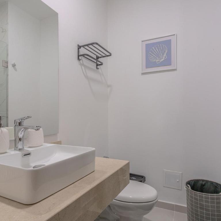 Moderno Apto de Lujo con Balcon Cerca del Mar con 2Hab - Two-Bedroom Apartment - 40