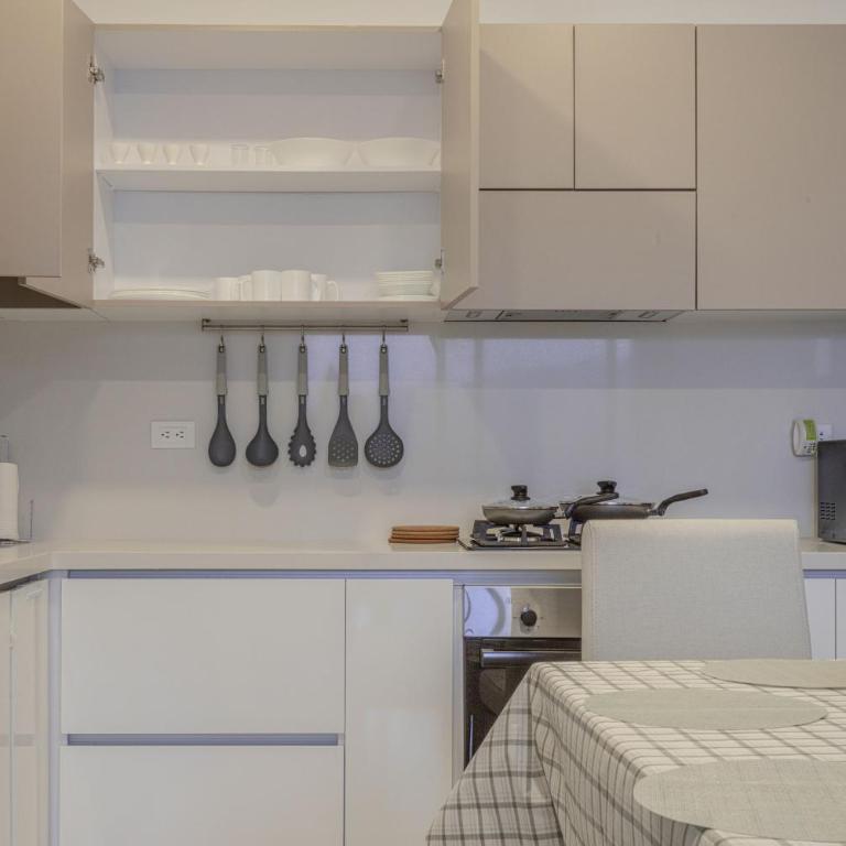 Moderno Apto de Lujo con Balcon Cerca del Mar con 2Hab - Two-Bedroom Apartment - 43