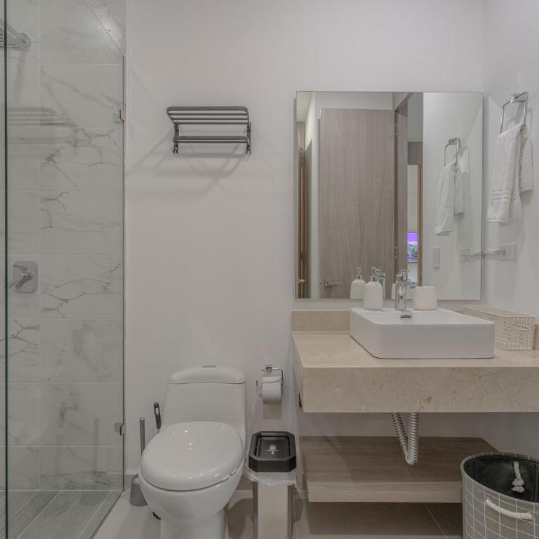 Moderno Apto de Lujo con Balcon Cerca del Mar con 2Hab - Two-Bedroom Apartment - 44