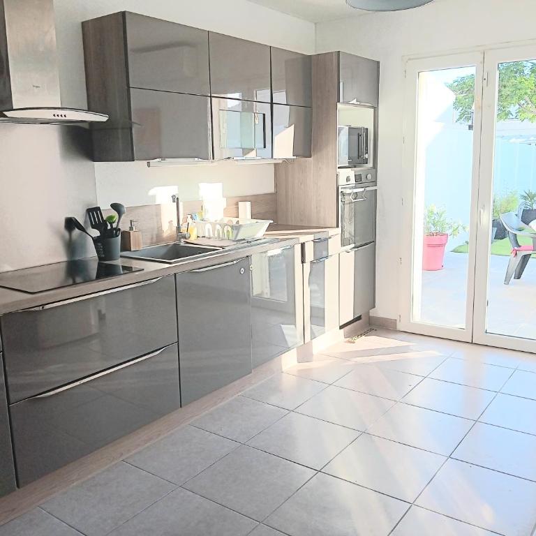 villa camargue - Three-Bedroom House - 4