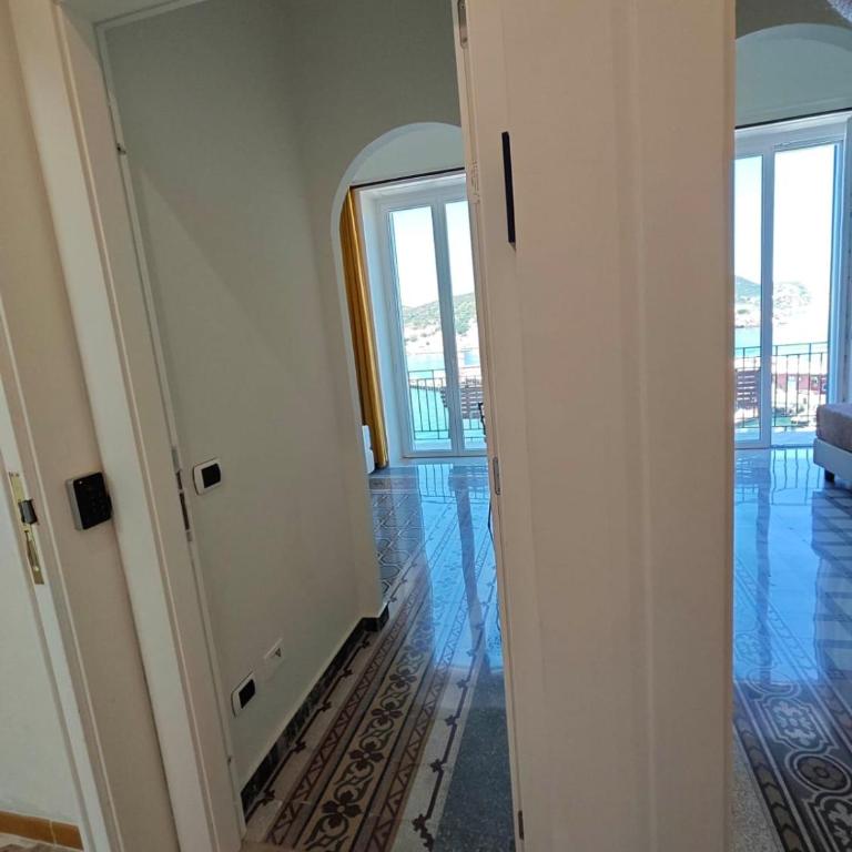Locanda Mari - Camera Matrimoniale/Doppia con Letti Singoli con Vista Mare - 3