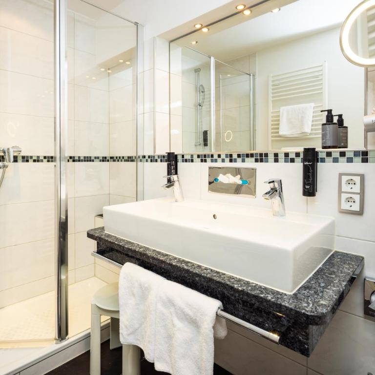 Alm- & Wellnesshotel Alpenhof - Superior Doppelzimmer - 4