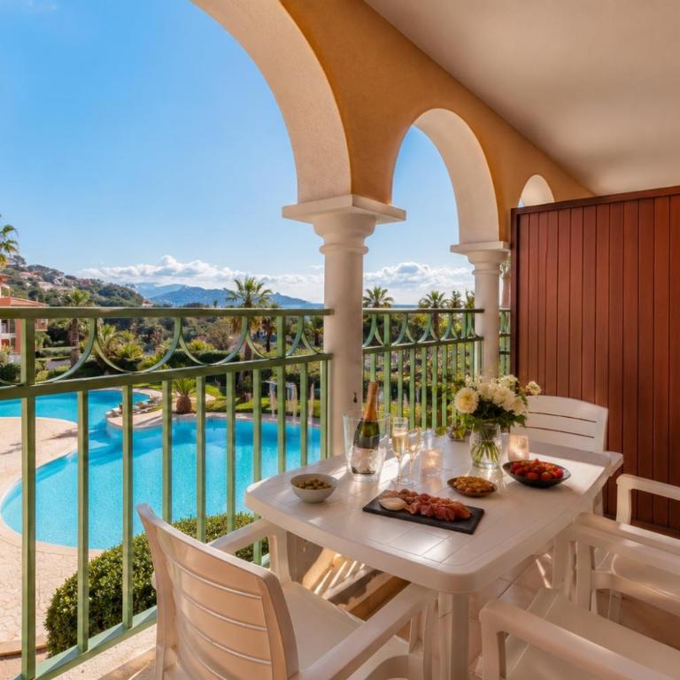 Pool and Sea View, Beach Access, Parking by White House - Appartement 1 Chambre - 2