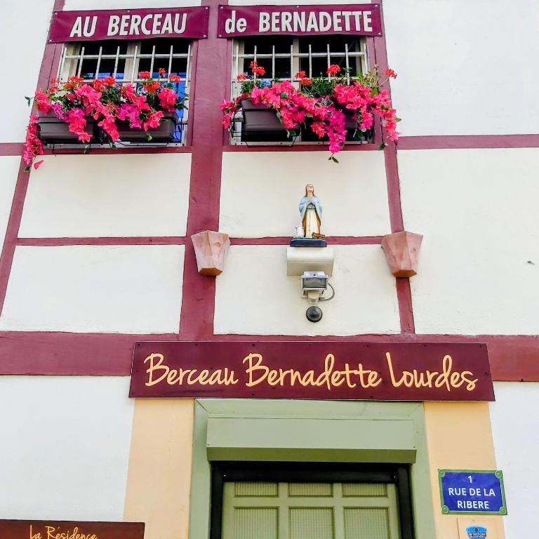 Au Berceau de Bernadette - Bernadette's cradle - Near Bernadette'House - Chambre Double avec Balcon - 22