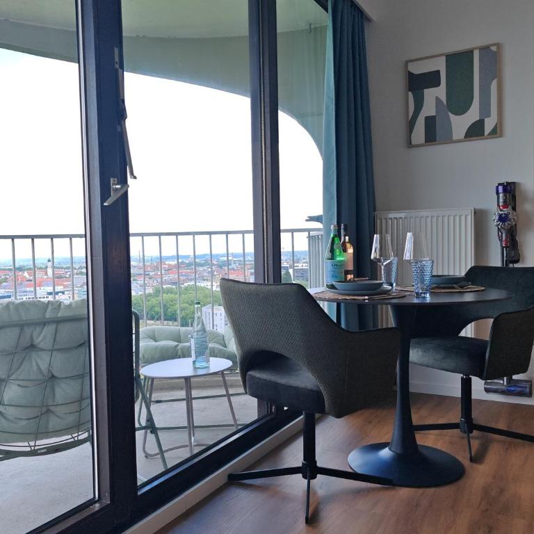 Design-Apartment I Hotelturm Augsburg I Etage 21 I Boxspring I Ausblick - One-Bedroom Apartment - 7