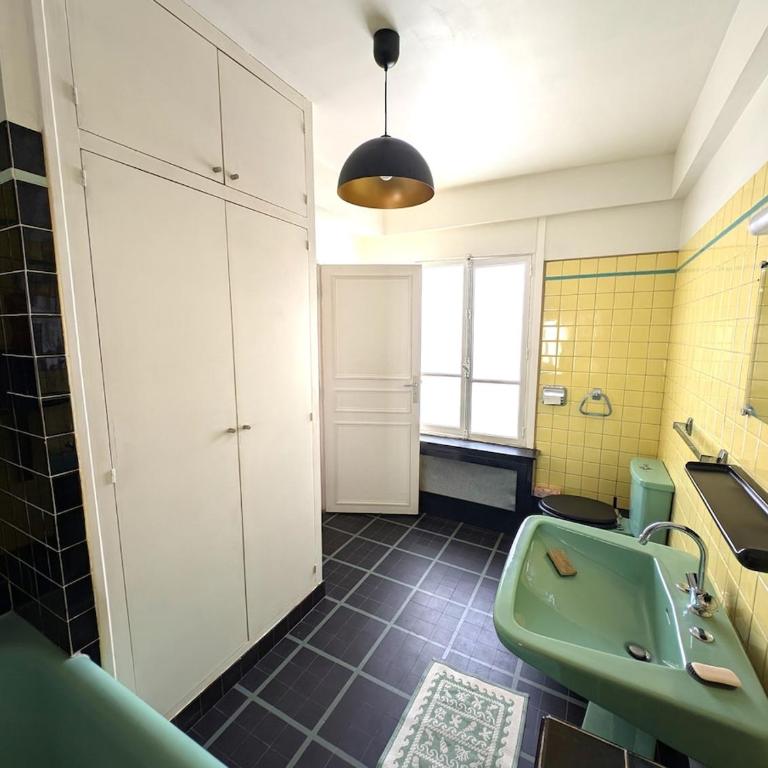 Paris 7th arrondissement - Champ de Mars, quiet, 4 guests - Two-Bedroom Apartment - 7