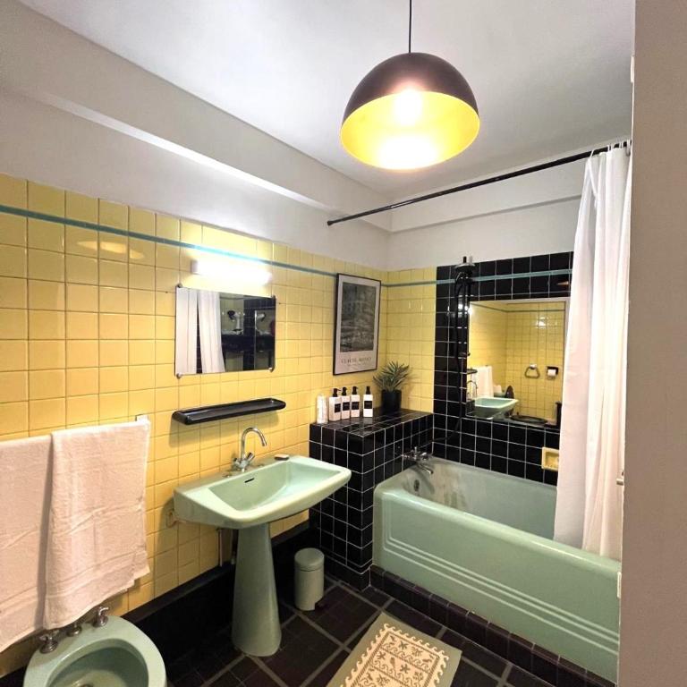 Paris 7th arrondissement - Champ de Mars, quiet, 4 guests - Two-Bedroom Apartment - 6