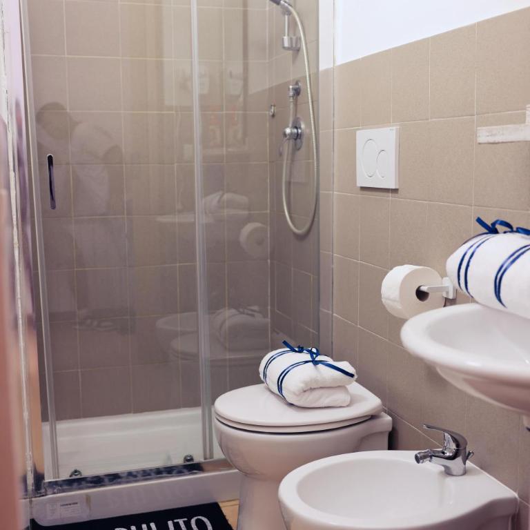 Western Termini Guest House - Camera Familiare con Doccia - 4