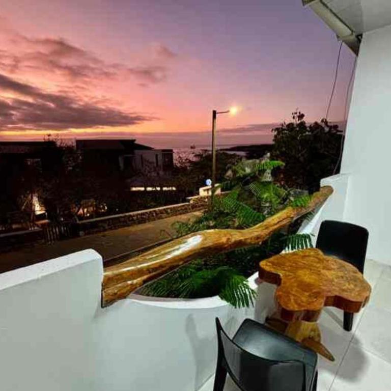 Hostal Cabañas Don Jorge - Deluxe Double or Twin Room with Ocean View - 3