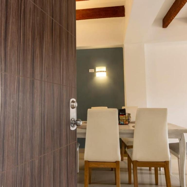 Duplex con AC en Laureles - Two-Bedroom Apartment - 32
