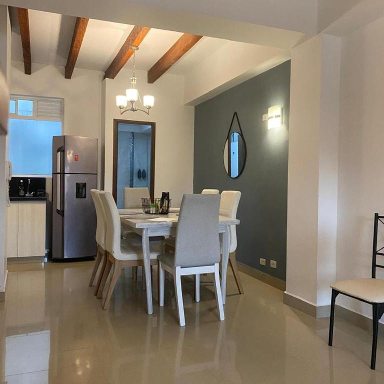 Duplex con AC en Laureles - Two-Bedroom Apartment - 23