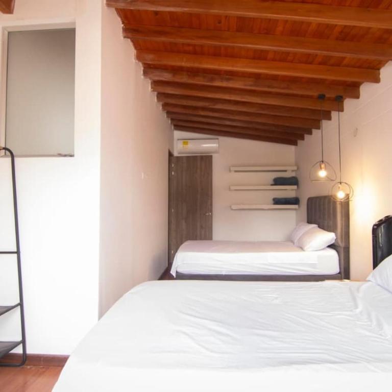 Duplex con AC en Laureles - Two-Bedroom Apartment - 20