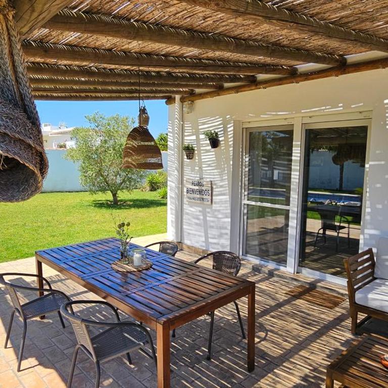 Las Casitas de la Barrosa con jardín y piscina - Maison de Vacances - 41