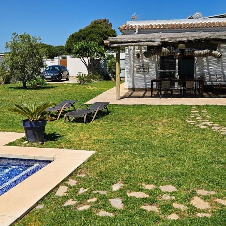 Las Casitas de la Barrosa con jardín y piscina - Maison de Vacances - 44