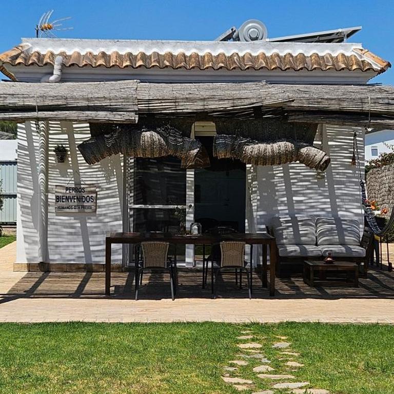 Las Casitas de la Barrosa con jardín y piscina - Maison de Vacances - 25