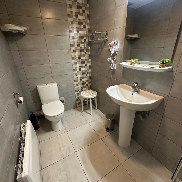 Les Suites du Quai - Chambre Quadruple avec Salle de Bains Privative - 5